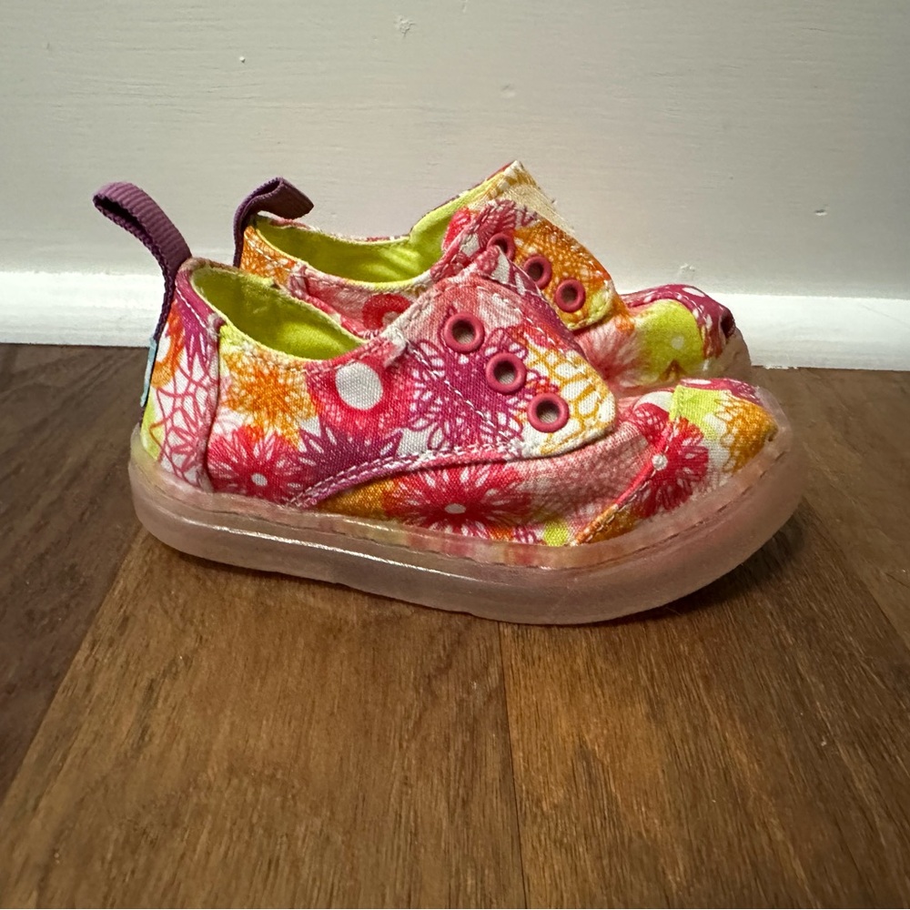 Toms x Spirograph Toddler Girl Slip On Shoe Size 6
